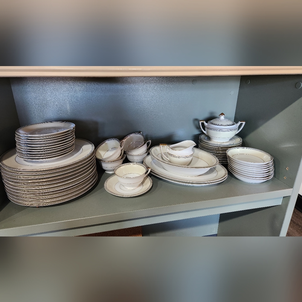 Heinrich & Co (Bavaria, Germany) Greek Key China - 56 pieces